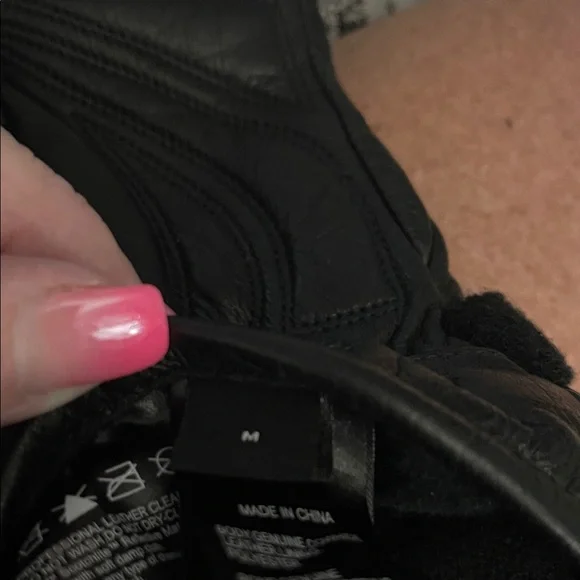 Women’s Medium Harley-Davidson Black and Silver Riding Gloves - Picture 4 of 4